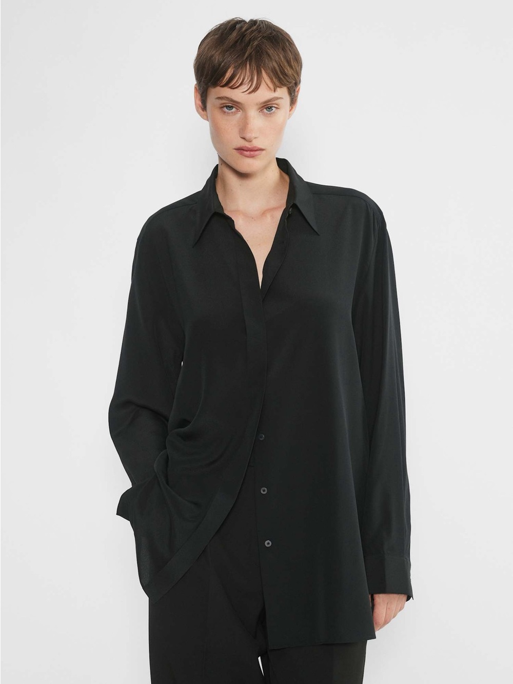 Aritzia Babaton Black Women’s Long-Sleeve Hidden-Placket Button Down Shirt